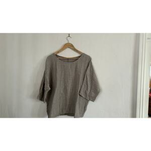 100% cotton light and breezy striped white and gray women’s top, made in Italy